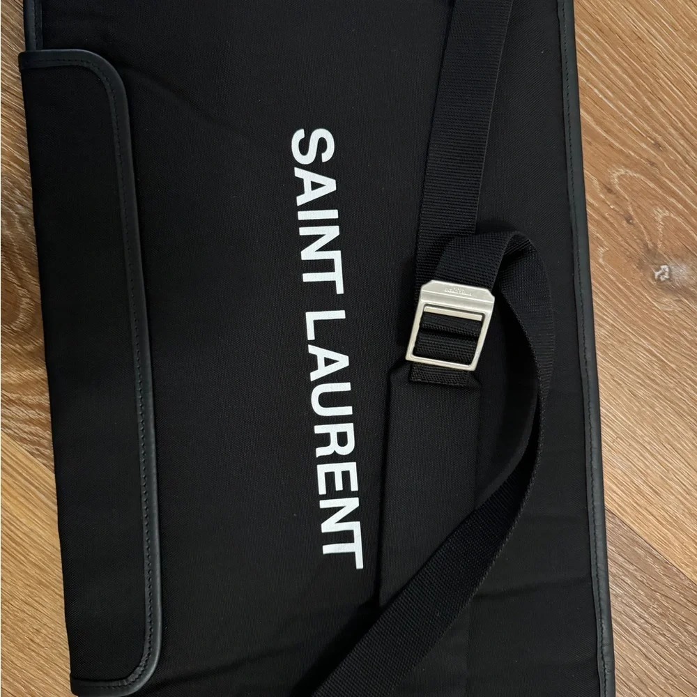 Saint Laurent skateboard carrying case - Picture 4 of 6
